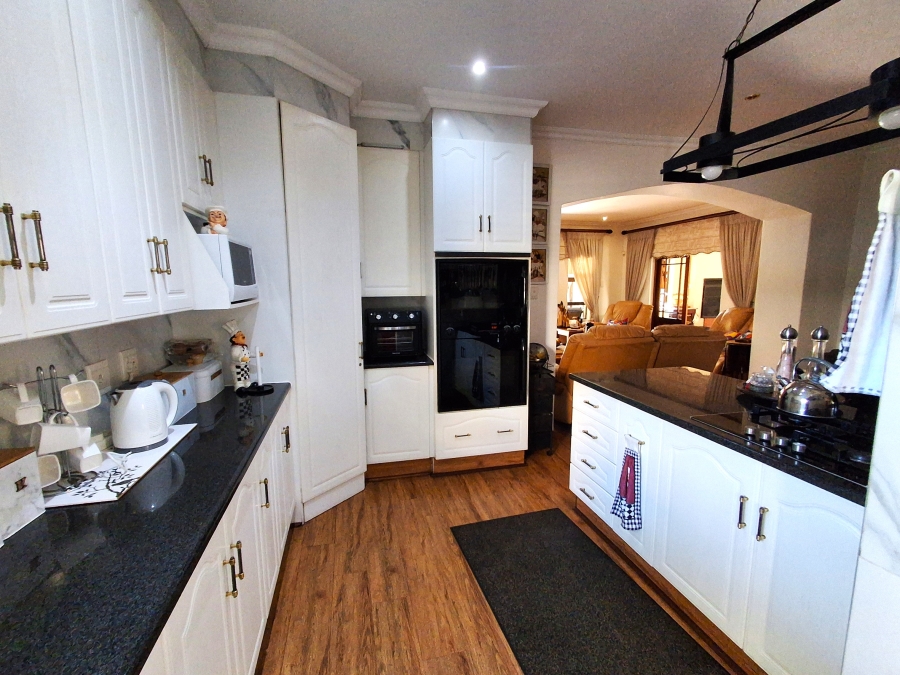 3 Bedroom Property for Sale in Melodie North West